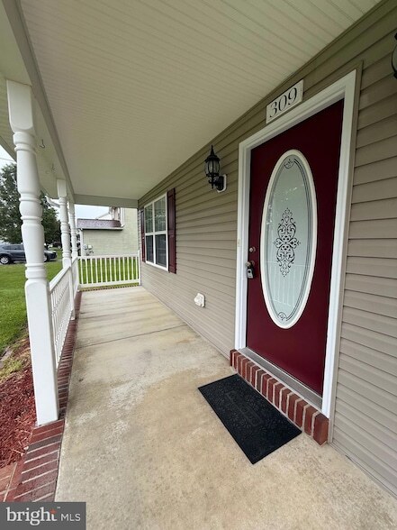 Building Photo - 309 Arlington Dr
