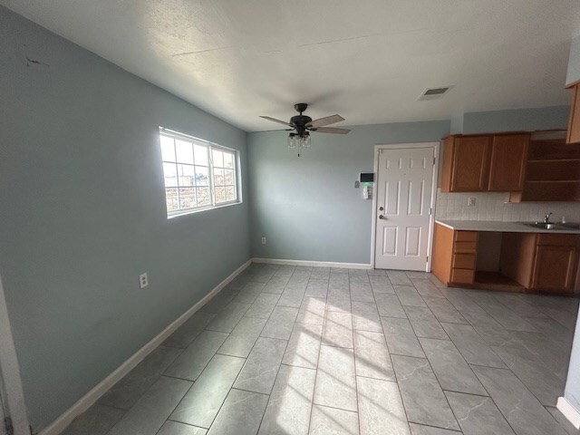 Building Photo - 811 Snyder St