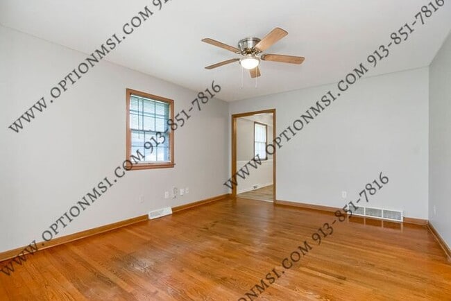 Building Photo - Close to downtown OP!!! Includes Water, El...
