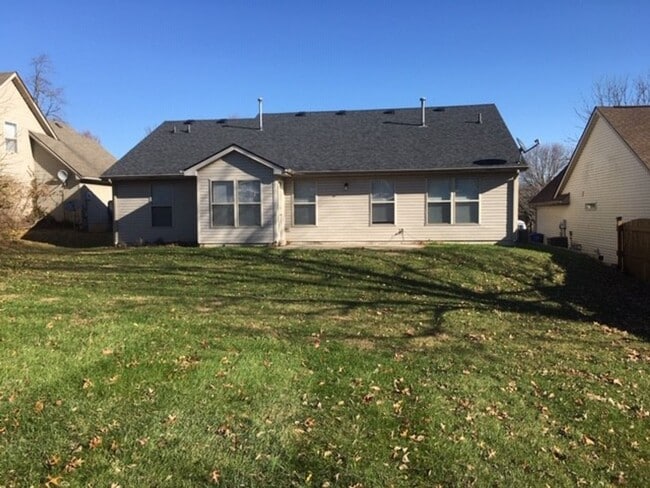 Building Photo - 2224 Kenwood Dr