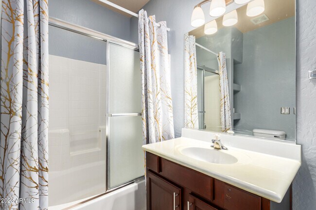 Building Photo - 16734 E La Montana Dr