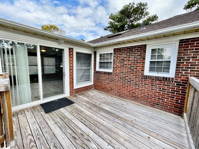 Building Photo - All Brick Ranch Home in Kempsville W/HUGE Yard - Sunroom - Detached 2-Car Garage PLUS Workshop & ...