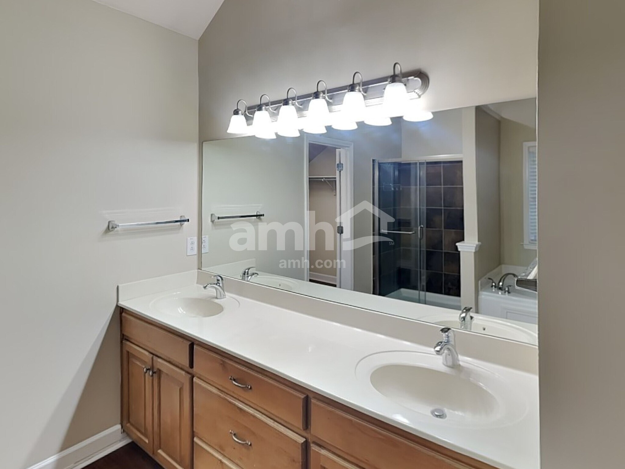 Building Photo - 2042 Keene Cir