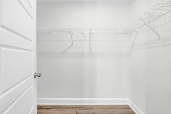 Building Photo - 205 W Point Dr