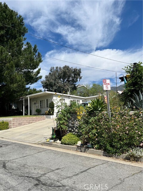 Building Photo - 3633 4th St