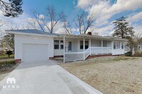 Building Photo - 1222 Eastern Valley Rd