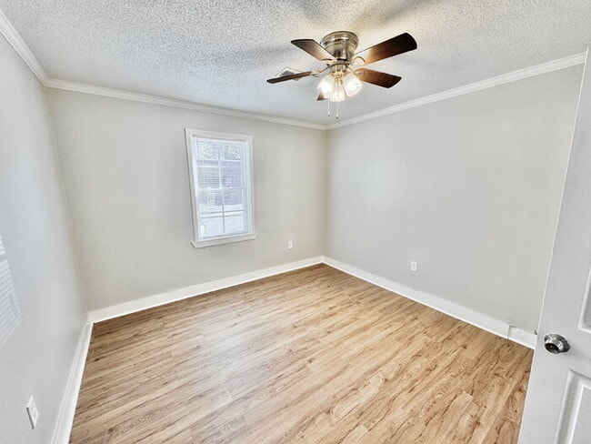 Building Photo - 2603 Carnes Ave