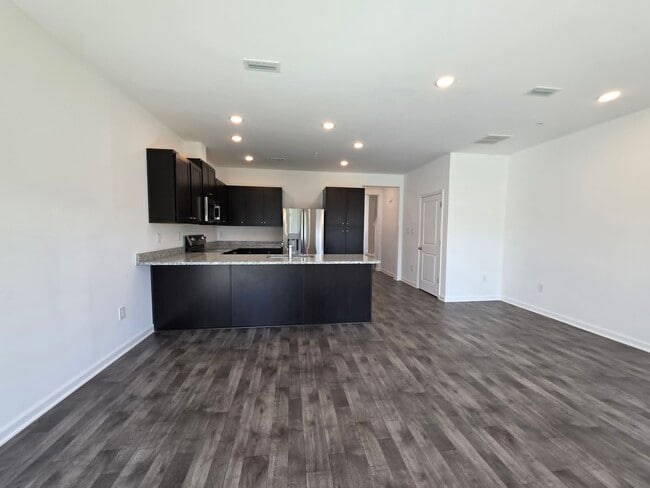 Building Photo - 222 Clement Lp