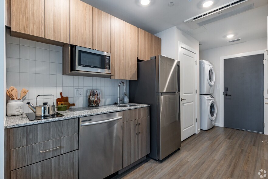 Primary Photo - Julian