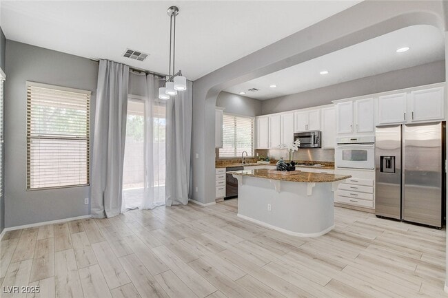 Building Photo - 10482 Calico Pines Ave
