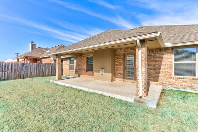 Building Photo - 308 Stoneridge Dr
