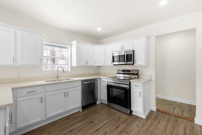Building Photo - 1309 Bragg St