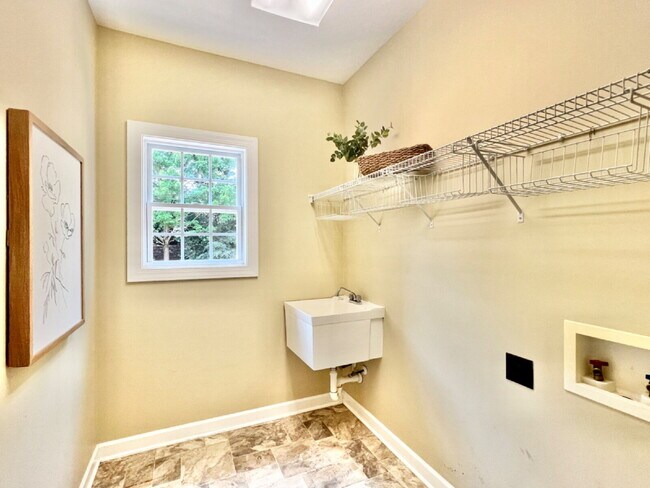Building Photo - SPACIOUS AND CONVENIENT