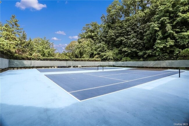 Building Photo - 611 Pondside Dr