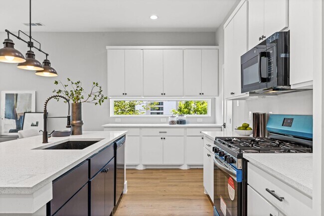 Building Photo - 4709 Virginia Ave