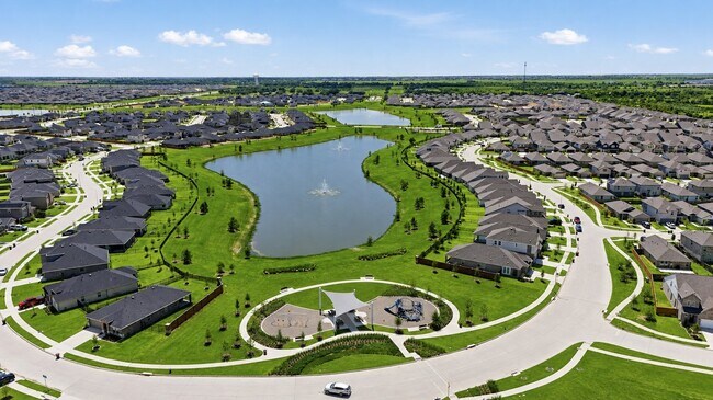 Building Photo - 27531 Sunterra Village Dr