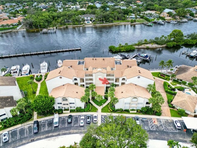 Building Photo - 827 Oak Harbour Dr