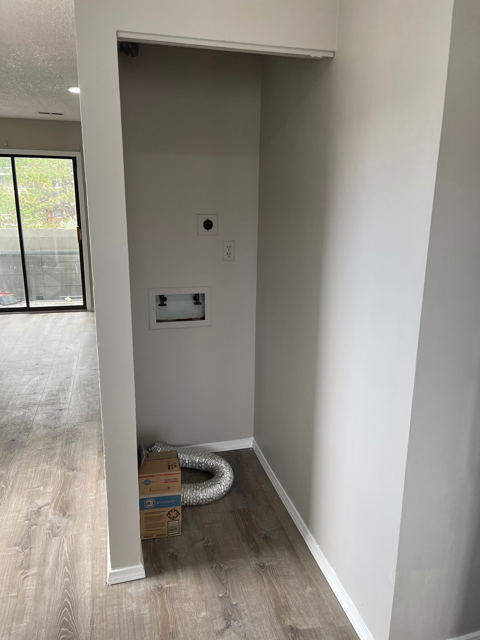 Building Photo - 1002 Mazatlan Cir