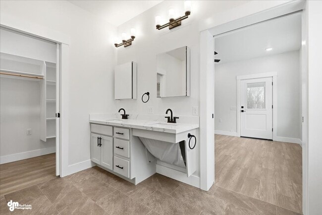 Building Photo - Fully ADA Accessible Home!