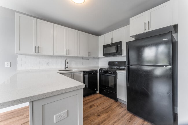 Building Photo - 18 Canfield St