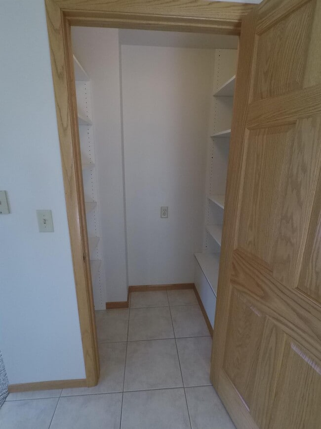 Building Photo - 3035 Martin Rd