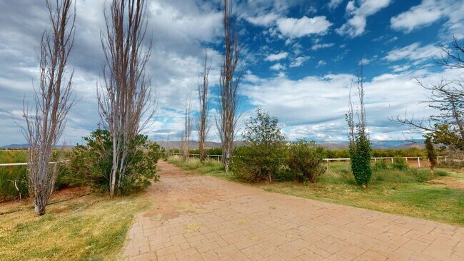 Building Photo - Furnished 5-Bedroom Home with Indoor Pool & Amenities