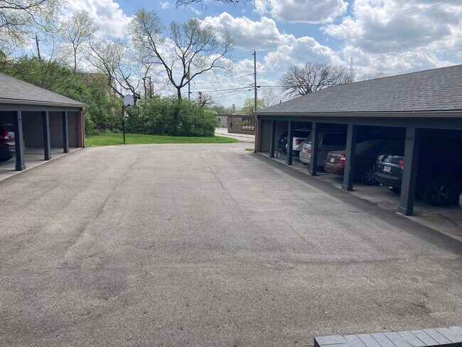 Building Photo - 2919 Zollinger Rd