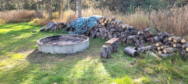 Building Photo - 51075 Kalgin Dr