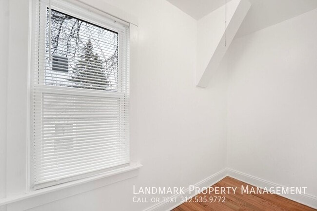 Building Photo - 806 S Taylor Ave