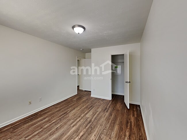 Building Photo - 4407 Crossvine Ave