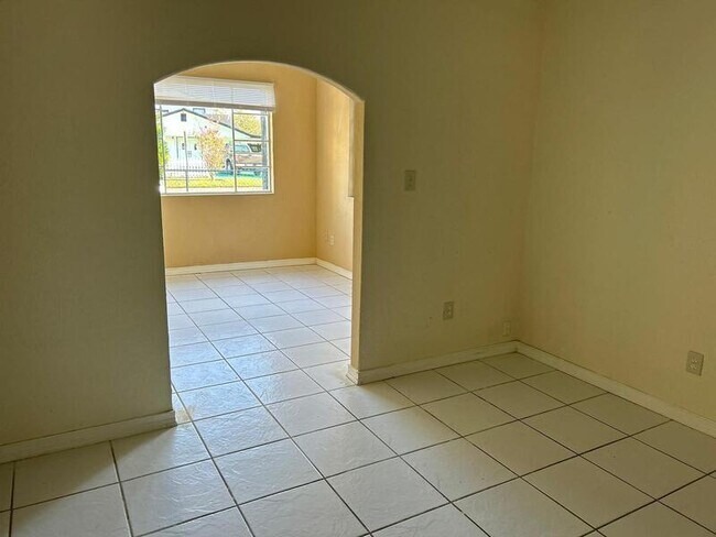 Building Photo - 4246 Minoso St