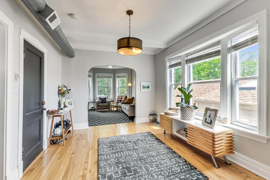 Building Photo - 2145 W Thomas St