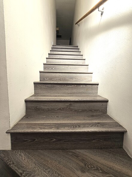 Building Photo - 123 E Bennett Ave