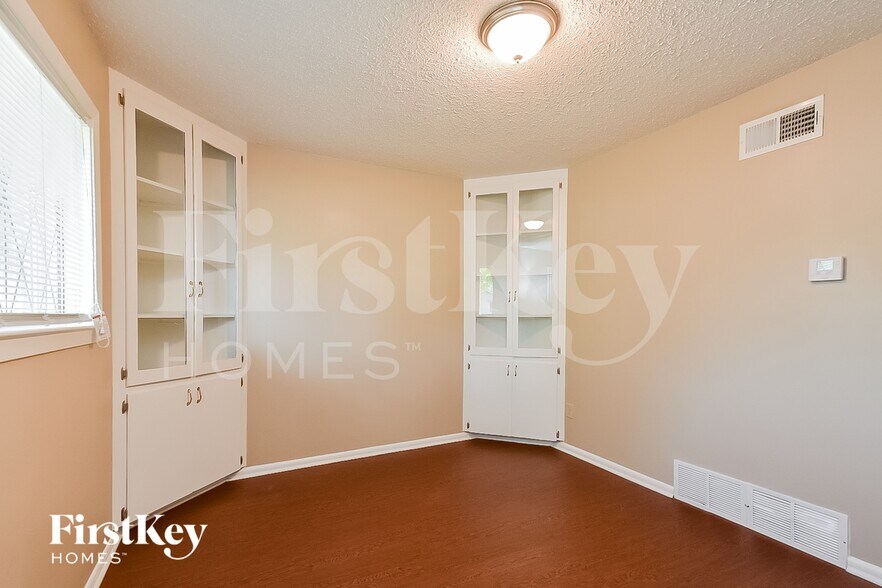 Building Photo - 416 Cardinal Dr