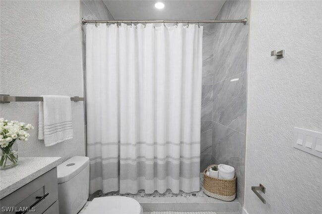 Building Photo - 2423 Milton Ave S