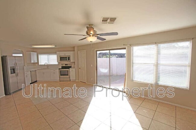Building Photo - 10526 W Via Del Sol