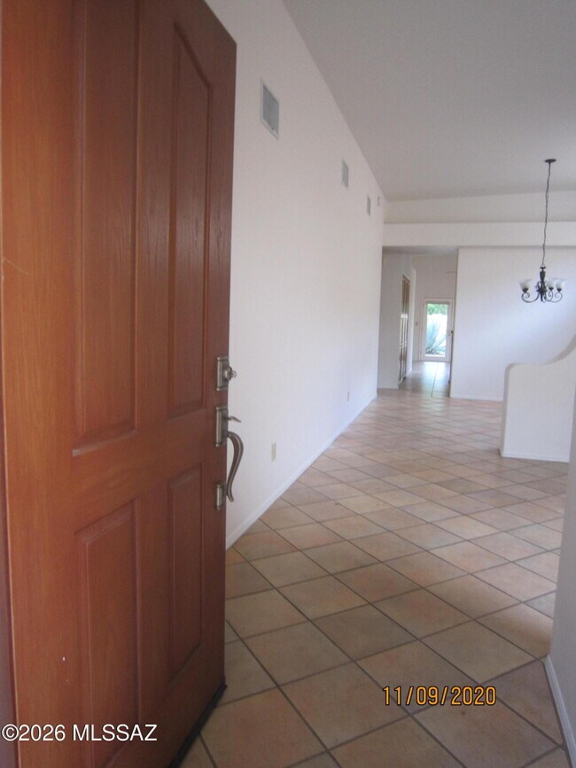Building Photo - 3331 N Deerspring Ct