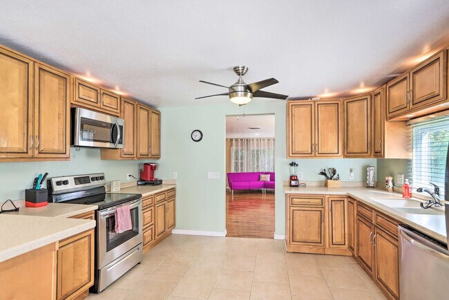 Building Photo - 6851 Nebraska Ave