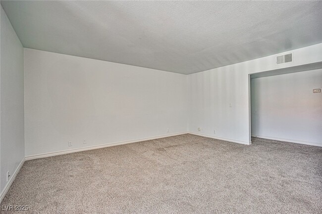 Building Photo - 5240 Indian River Dr