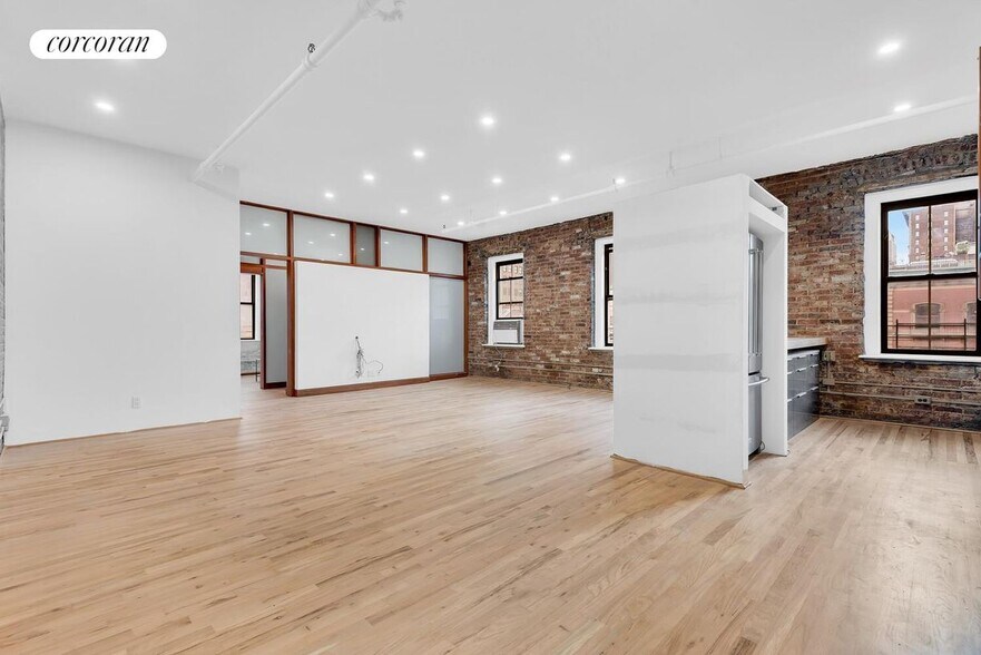 Primary Photo - 16 Hudson St