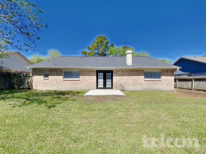 Building Photo - 20118 Misty Pines Dr