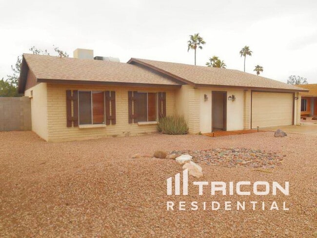 Building Photo - 1128 W Hermosa Dr