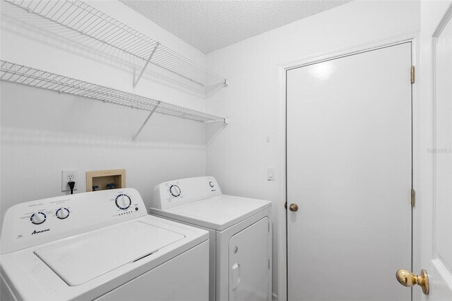 Building Photo - TAMPA HOME FOR RENT!