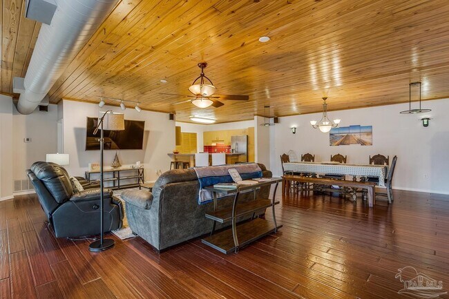 Building Photo - 11710 Gulf Beach Hwy