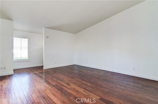 Building Photo - 8566 Fallbrook Cir