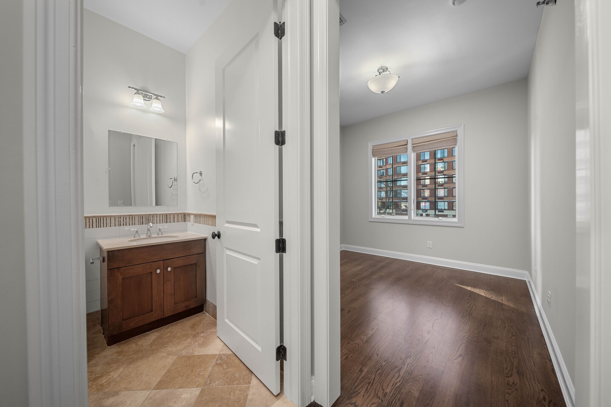 Building Photo - 1600 Kaufer Ln