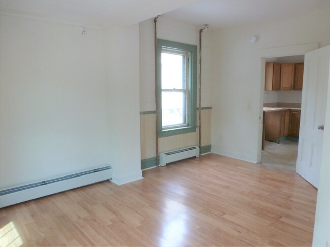 Building Photo - 111 N Winooski Ave