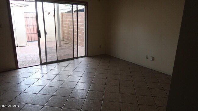 Building Photo - 1627 W Hazelwood St