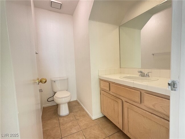 Building Photo - 924 Carmel Shrs Dr