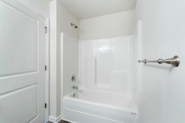 Building Photo - 610 Riverwalk Cir